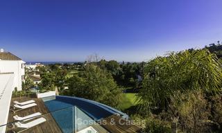 Villa de lujo moderna a estrenar con vistas panorámicas al mar, lista para vivir, en una elegante urbanización de golf en Nueva Andalucia - Marbella 13261 