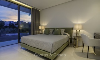 Villa de lujo moderna a estrenar con vistas panorámicas al mar, lista para vivir, en una elegante urbanización de golf en Nueva Andalucia - Marbella 13290 