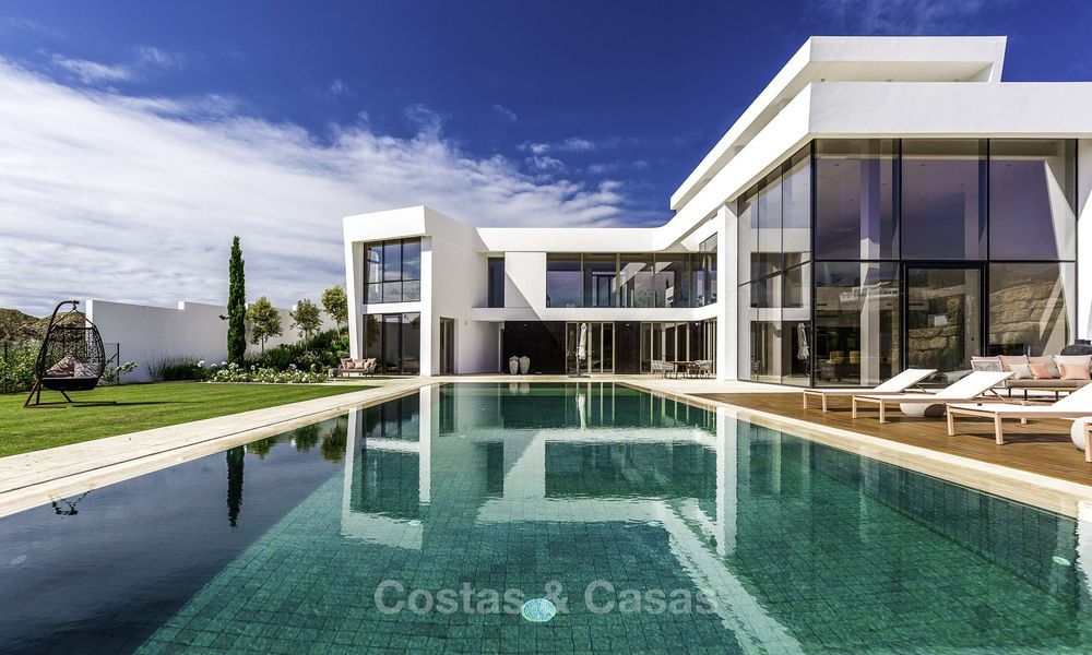 Impresionante villa contemporánea de lujo en venta, primera línea de golf, en un exclusivo resort de Benahavis - Marbella 13414