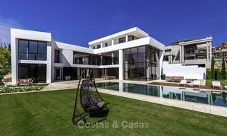 Impresionante villa contemporánea de lujo en venta, primera línea de golf, en un exclusivo resort de Benahavis - Marbella 13415 