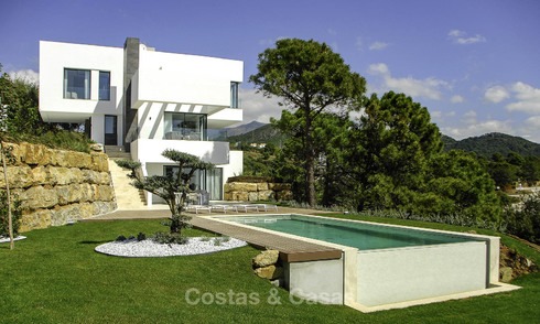 Magníficas villas de lujo contemporáneas con impresionantes vistas al mar en venta en Benahavis - Marbella 13441