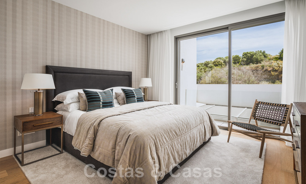 Nuevas y modernas villas de lujo en venta en la Nueva Milla de Oro, entre Marbella y Estepona 43074