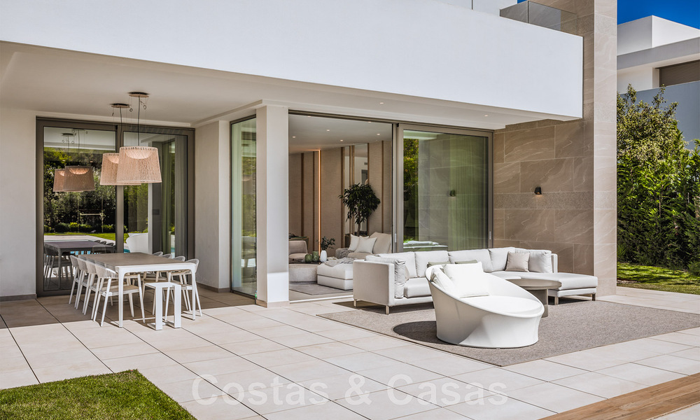 Nuevas y modernas villas de lujo en venta en la Nueva Milla de Oro, entre Marbella y Estepona 43079