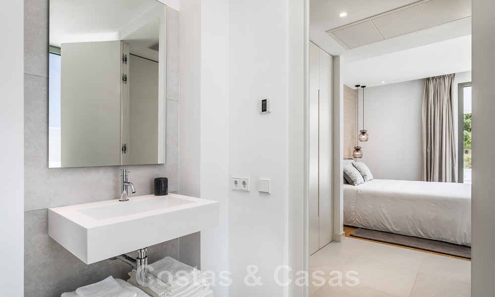 Nuevas y modernas villas de lujo en venta en la Nueva Milla de Oro, entre Marbella y Estepona 43091