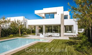 Nuevas y modernas villas de lujo en venta en la Nueva Milla de Oro, entre Marbella y Estepona 43097 
