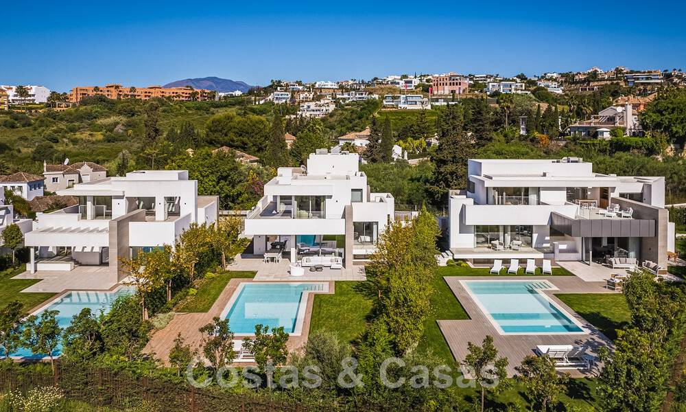 Nuevas y modernas villas de lujo en venta en la Nueva Milla de Oro, entre Marbella y Estepona 43098