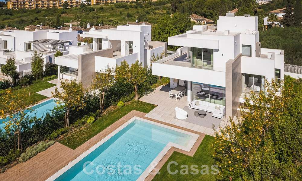 Nuevas y modernas villas de lujo en venta en la Nueva Milla de Oro, entre Marbella y Estepona 43099