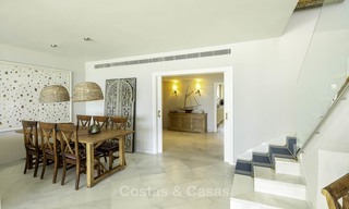 Lujoso ático dúplex de 4 dormitorios en venta en un exclusivo complejo frente al mar en Puerto Banús - Marbella 13665 