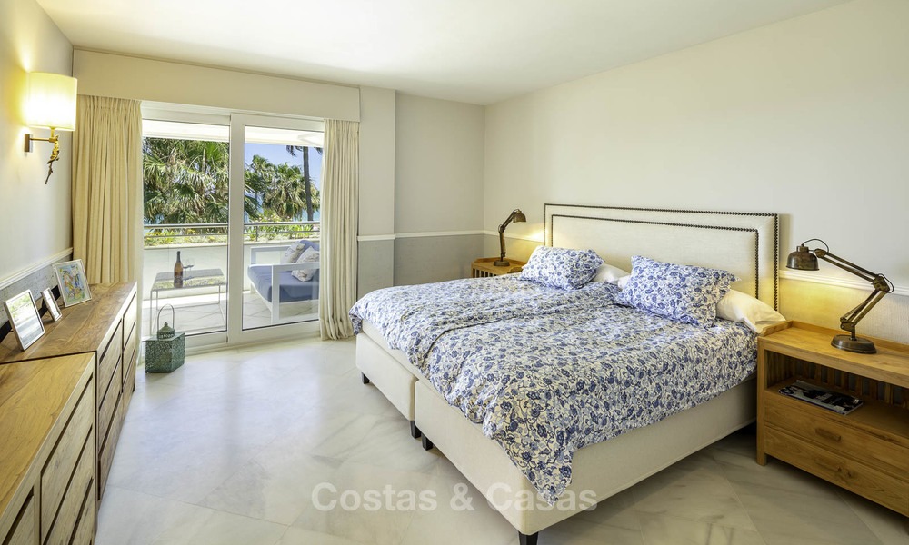 Lujoso ático dúplex de 4 dormitorios en venta en un exclusivo complejo frente al mar en Puerto Banús - Marbella 13668