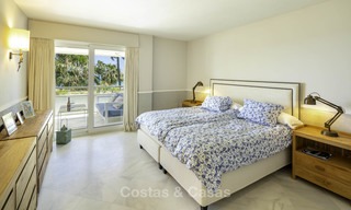 Lujoso ático dúplex de 4 dormitorios en venta en un exclusivo complejo frente al mar en Puerto Banús - Marbella 13668 