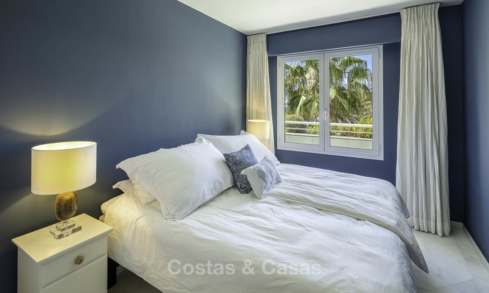 Lujoso ático dúplex de 4 dormitorios en venta en un exclusivo complejo frente al mar en Puerto Banús - Marbella 13670