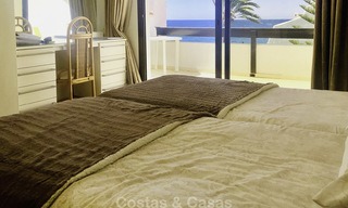 Oportunidad: Maravillosa casa adosada en primera línea de playa con vistas al mar en venta, en la prestigiosa Milla de Oro de Marbella 13696 