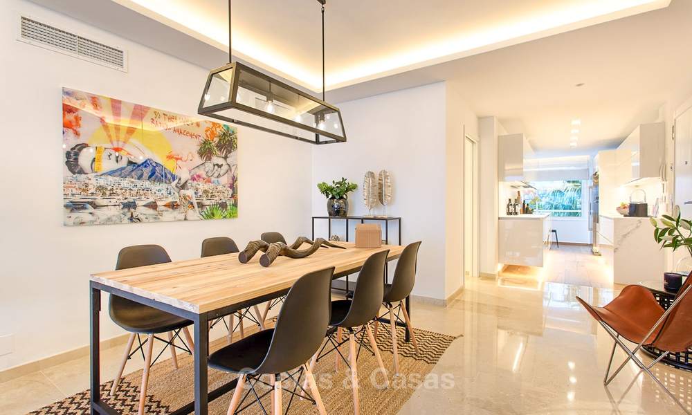 Apartamentos y áticos en venta en un lujoso complejo de playa en la Nueva Milla de Oro, entre Marbella y Estepona 13797
