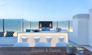 Apartamentos y áticos en venta en un lujoso complejo de playa en la Nueva Milla de Oro, entre Marbella y Estepona 13795 