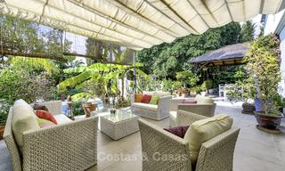 Encantadora villa totalmente renovada en venta en el corazón del Valle del Golf de Nueva Andalucia - Marbella 13837 
