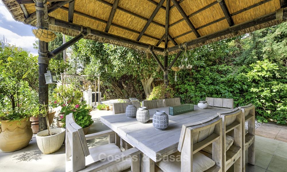Encantadora villa totalmente renovada en venta en el corazón del Valle del Golf de Nueva Andalucia - Marbella 13838