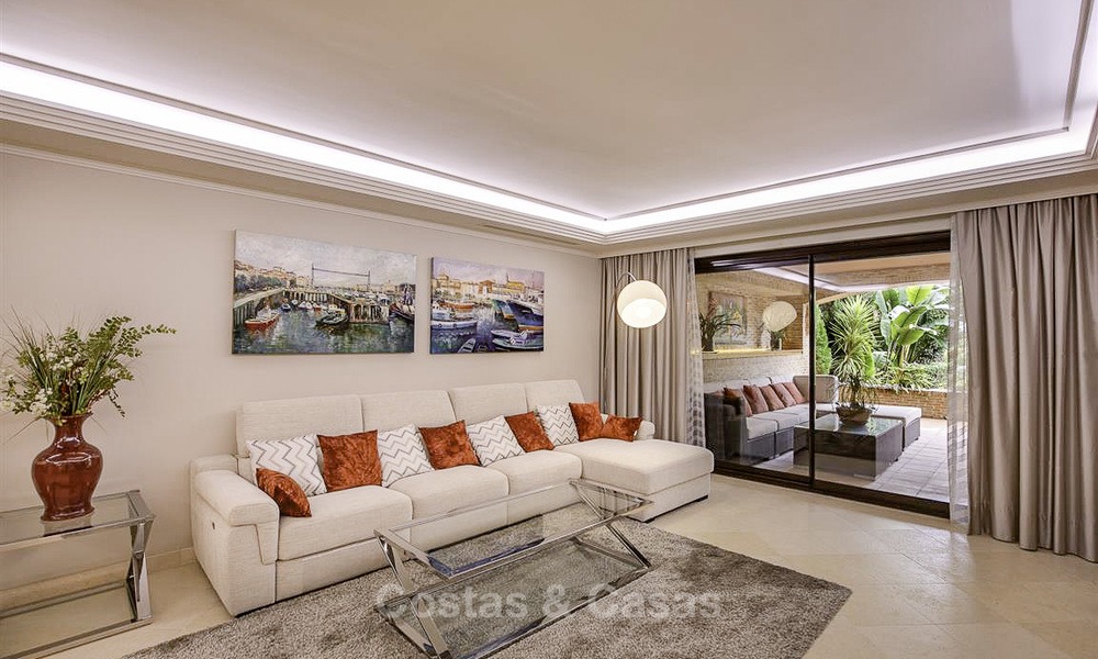 Encantador apartamento de lujo junto a la playa en venta en una elegante urbanización - Estepona Este - Marbella 13911