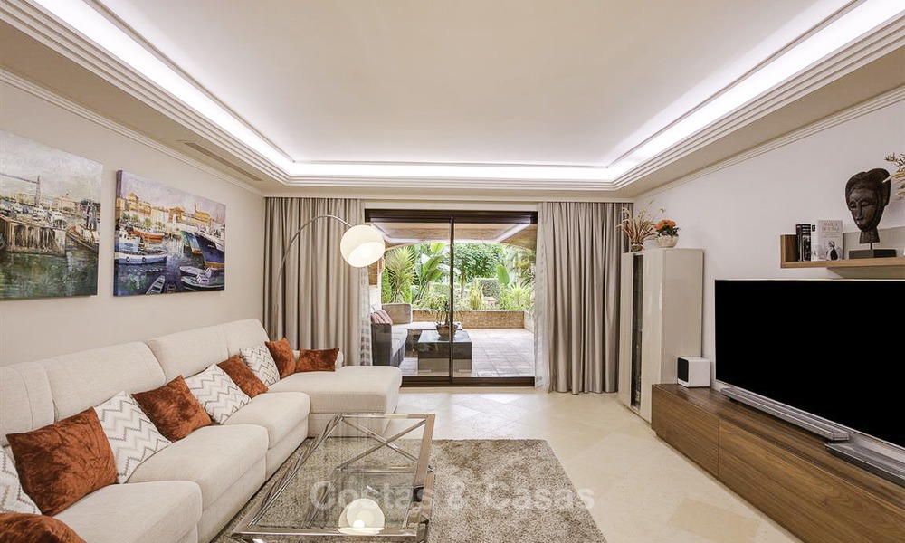 Encantador apartamento de lujo junto a la playa en venta en una elegante urbanización - Estepona Este - Marbella 13917