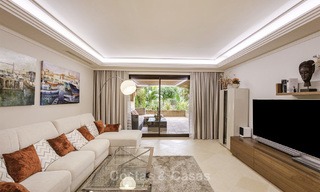 Encantador apartamento de lujo junto a la playa en venta en una elegante urbanización - Estepona Este - Marbella 13917 