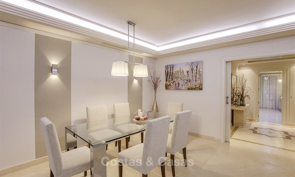 Encantador apartamento de lujo junto a la playa en venta en una elegante urbanización - Estepona Este - Marbella 13918