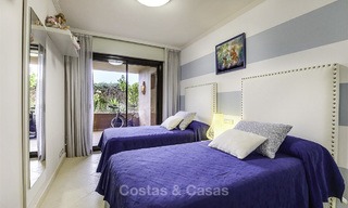 Encantador apartamento de lujo junto a la playa en venta en una elegante urbanización - Estepona Este - Marbella 13920 