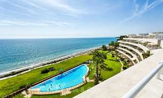 Los Granados Playa: Apartamentos y áticos en venta en un lujoso complejo de playa en la Nueva Milla de Oro, entre Marbella y Estepona 13956 
