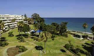 Los Granados Playa: Apartamentos y áticos en venta en un lujoso complejo de playa en la Nueva Milla de Oro, entre Marbella y Estepona 13975 