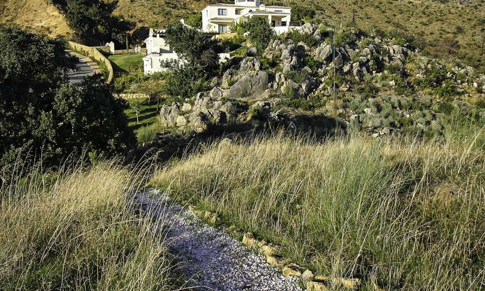 Se vende: clásica villa con vistas panorámicas al mar en un resort de golf de clase mundial en Benahavis - Marbella 14161