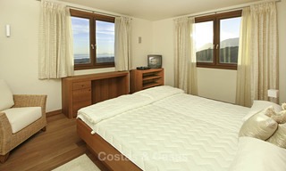 Se vende: clásica villa con vistas panorámicas al mar en un resort de golf de clase mundial en Benahavis - Marbella 14171 