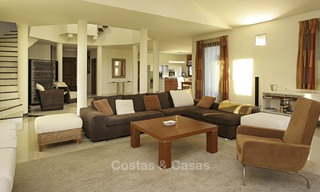 Se vende: clásica villa con vistas panorámicas al mar en un resort de golf de clase mundial en Benahavis - Marbella 14175 