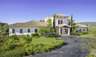 Increíble villa de lujo de estilo rústico reformada en venta en la exclusiva finca La Zagaleta - Benahavis - Marbella 23255 