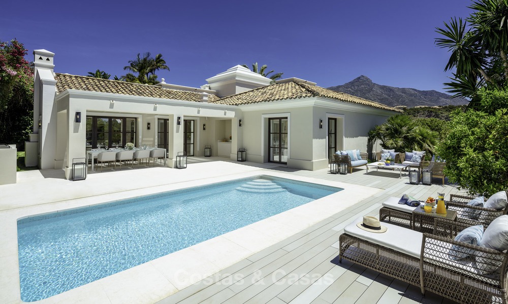 Elegante y lujosa villa de estilo mediterráneo en venta, completamente renovada, en el Valle del Golf de Nueva Andalucía - Marbella 14230
