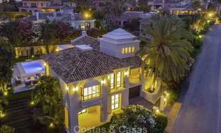 Elegante y lujosa villa de estilo mediterráneo en venta, completamente renovada, en el Valle del Golf de Nueva Andalucía - Marbella 14235 