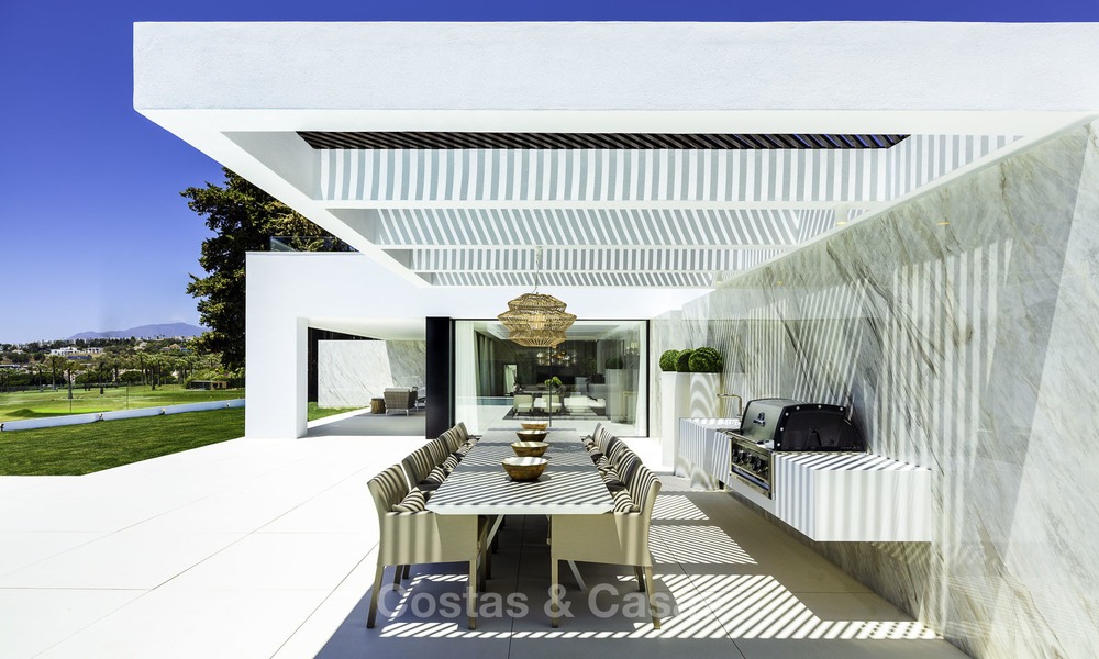 Maravillosa villa de lujo totalmente reformada en venta, primera línea de golf - Nueva Andalucia - Marbella 14258
