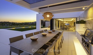 Maravillosa villa de lujo totalmente reformada en venta, primera línea de golf - Nueva Andalucia - Marbella 14267 