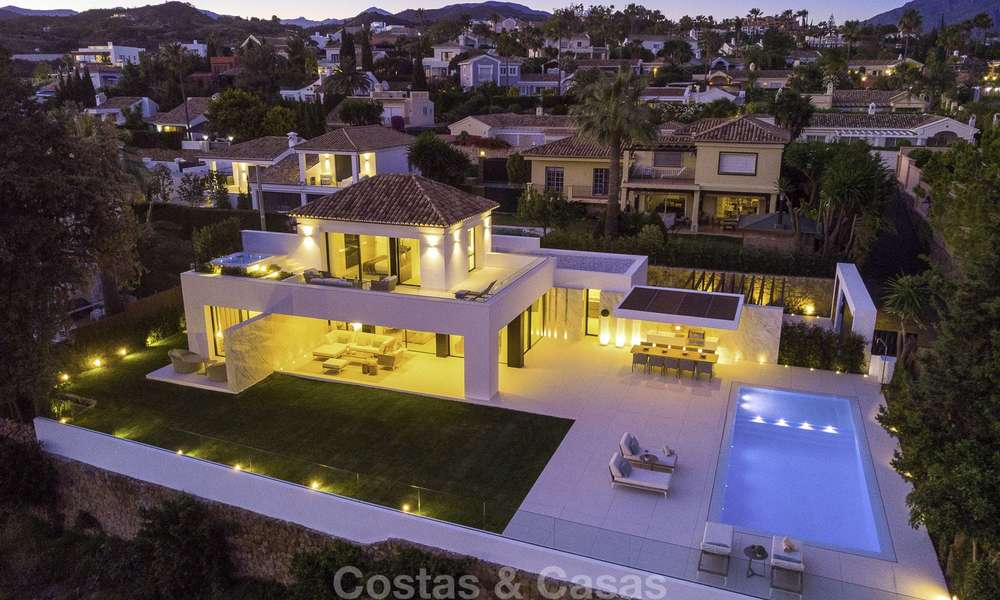 Maravillosa villa de lujo totalmente reformada en venta, primera línea de golf - Nueva Andalucia - Marbella 14269