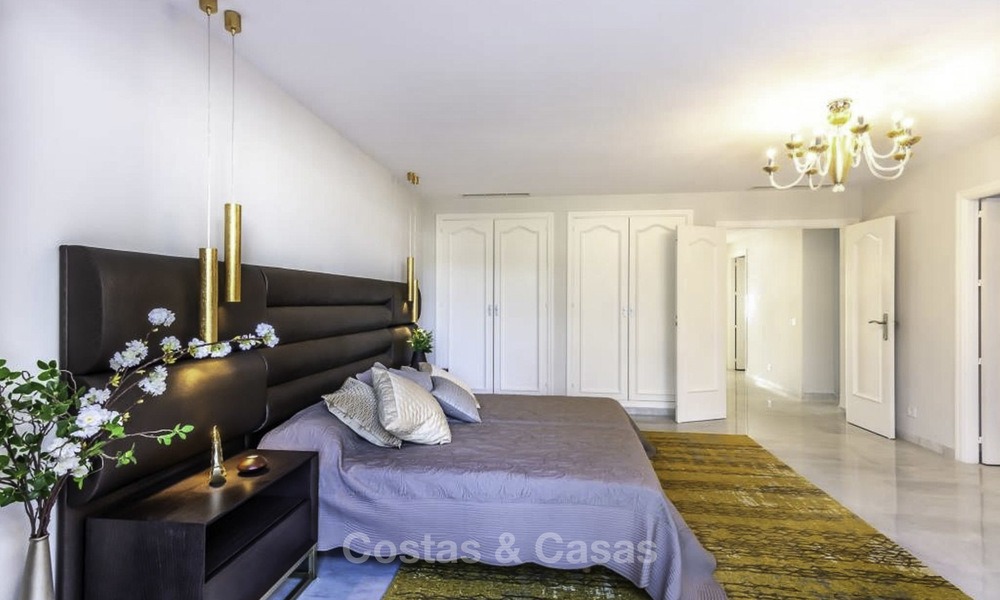 Gigantesco y muy elegante ático dúplex de 4 dormitorios en venta, en un prestigioso complejo junto a la playa - Estepona Este - Marbella 14341