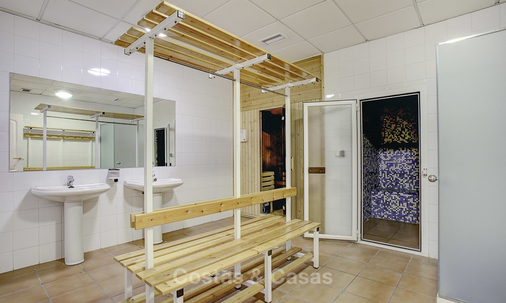 Atractivo apartamento con jardín en venta, en un prestigioso complejo de Sierra Blanca, en la Milla de Oro de Marbella 14362