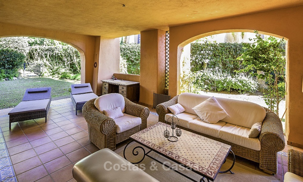 Atractivo apartamento con jardín en venta, en un prestigioso complejo de Sierra Blanca, en la Milla de Oro de Marbella 14368