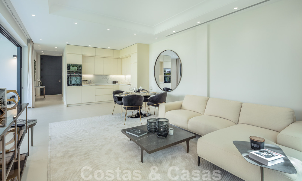Villa de lujo a estrenar en la playa, lista para entrar a vivir - Milla de Oro - Marbella 801484