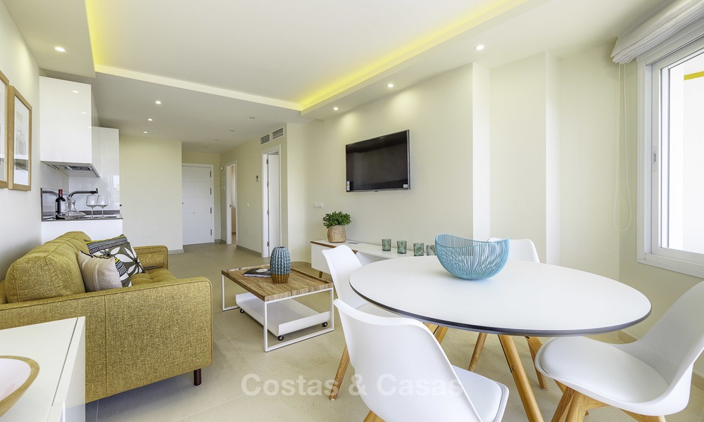 Apartamento en venta en primera línea de playa, totalmente renovado con vistas panorámicas al mar en Mijas Costa 14658