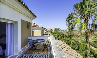 Casa adosada en venta, recientemente renovada con espectaculares vistas y en primera línea de golf al Este de Marbella 14689 