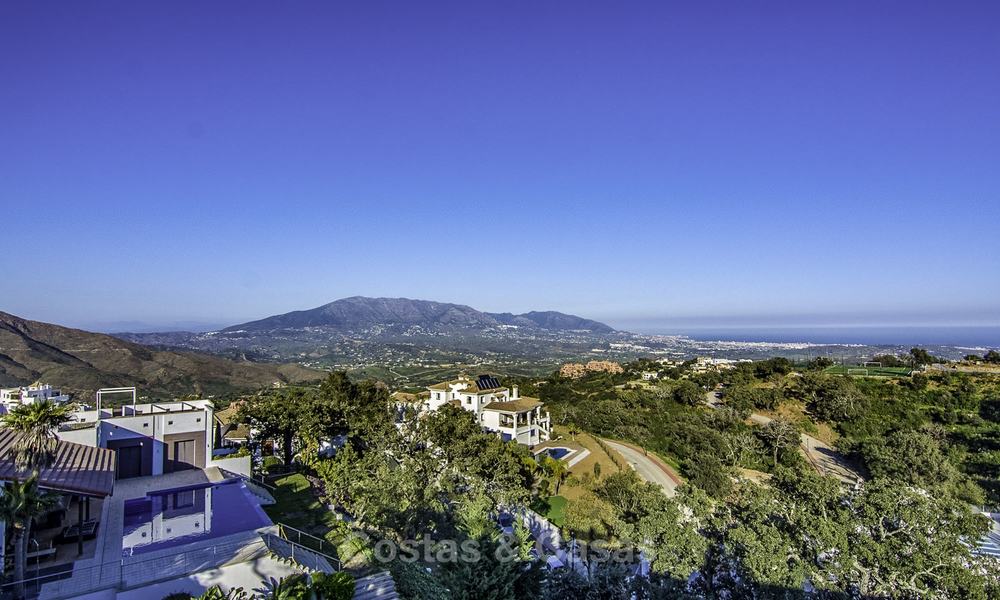 Espectacular villa contemporánea de nueva construcción en venta, con impresionantes vistas al mar, la montaña y el valle, lista para mudarse - Este de Marbella 14750