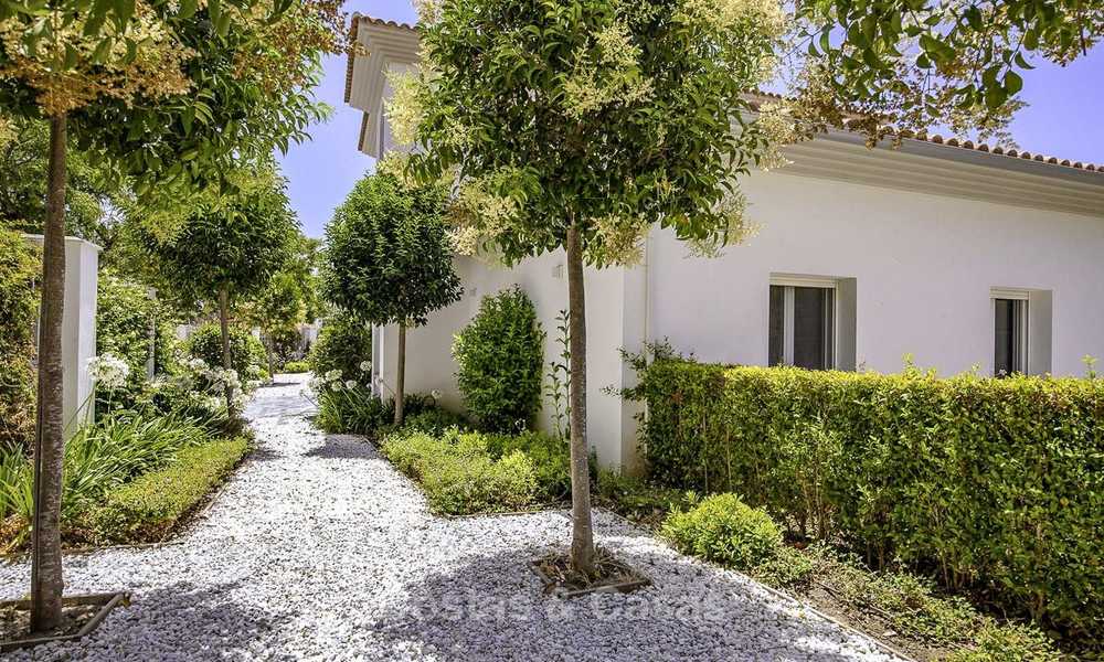 Elegante y muy espaciosa villa en venta en primera línea de golf en Elviria, el este de Marbella 14898