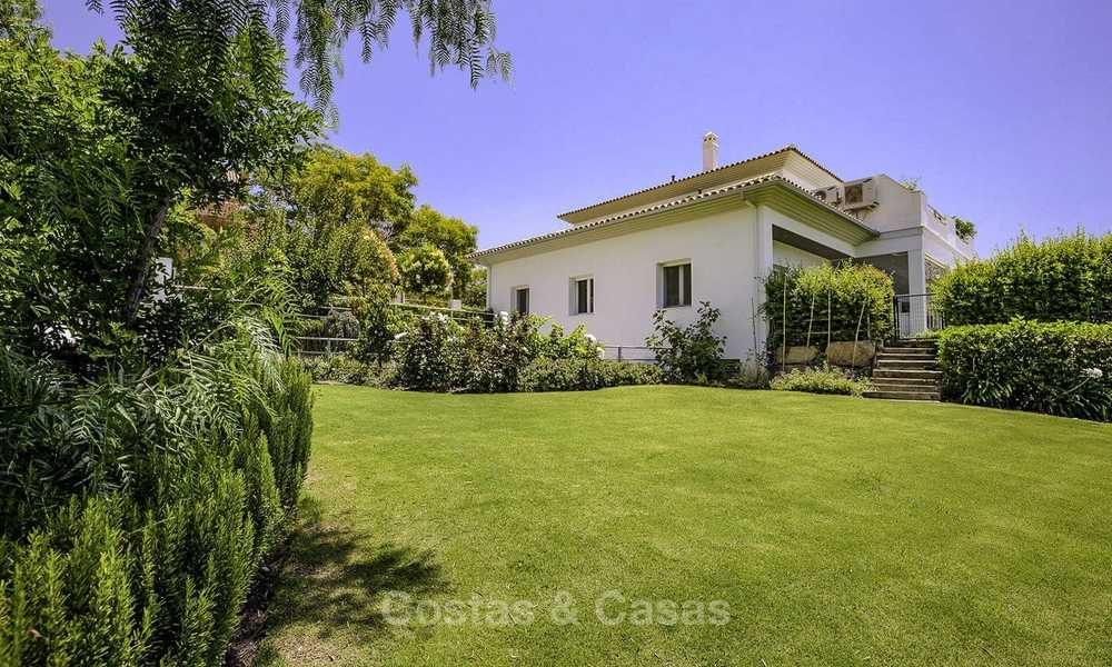 Elegante y muy espaciosa villa en venta en primera línea de golf en Elviria, el este de Marbella 14899