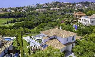 Elegante y muy espaciosa villa en venta en primera línea de golf en Elviria, el este de Marbella 14902 