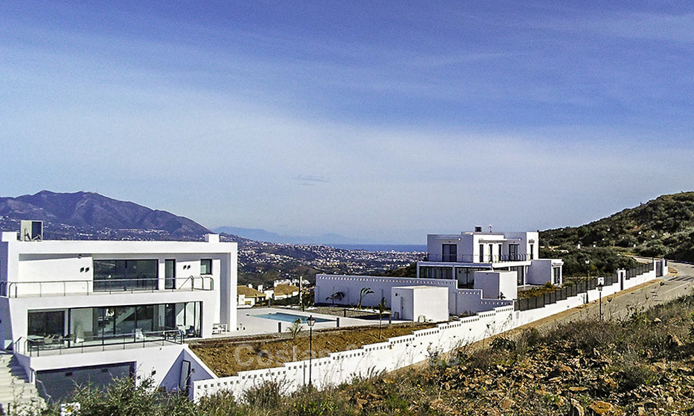 Preciosa villa moderna y contemporánea con vistas al mar en venta en un elegante resort de golf – Mijas – Costa del Sol 16355