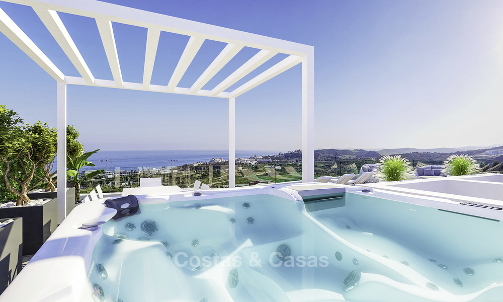 Elegantes y modernos apartamentos y áticos con impresionantes vistas al mar en venta, a poca distancia de la playa en Estepona 14990