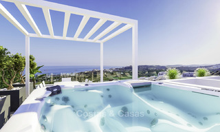 Elegantes y modernos apartamentos y áticos con impresionantes vistas al mar en venta, a poca distancia de la playa en Estepona 14990 
