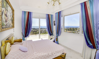 Majestuosa villa andaluza de lujo en venta, en una parcela grande, en un exclusivo resort de golf con impresionantes vistas al mar – Benahavis – Marbella 15012 